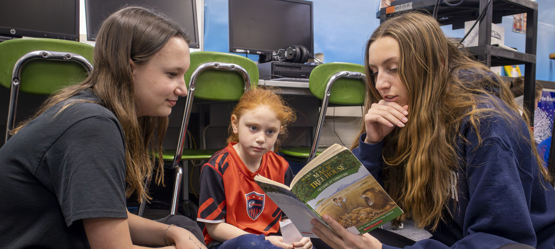 Middle School - Central student read to Graham student 2024